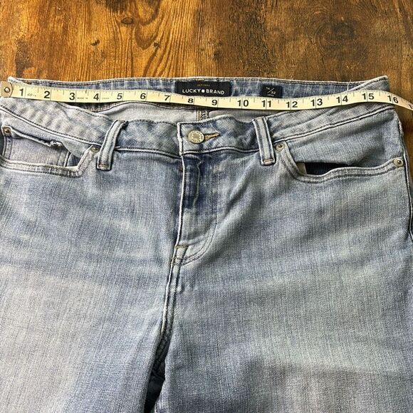 Lucky Brand Lolita boot cut jeans medium wash Sz 14/32 - Picture 8 of 9
